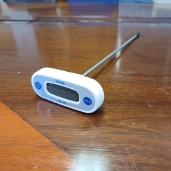 A T-shaped thermometer, the Hanna HI145